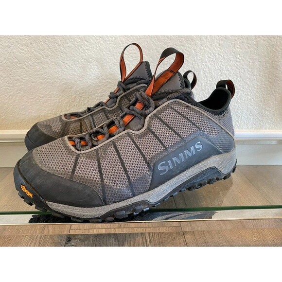 Simms Flyweight Wet Wading Shoes Men’s Size 9 Vibram Sole Neoprene Interior - Picture 1 of 7